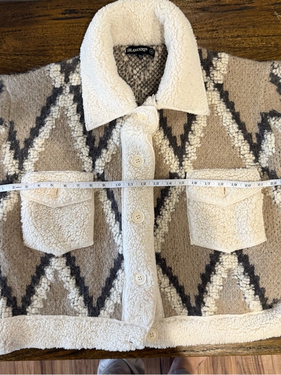 BlankNYC In The Cards Sweater Oversized Button Front Sherpa Sweater - Picture 10 of 13